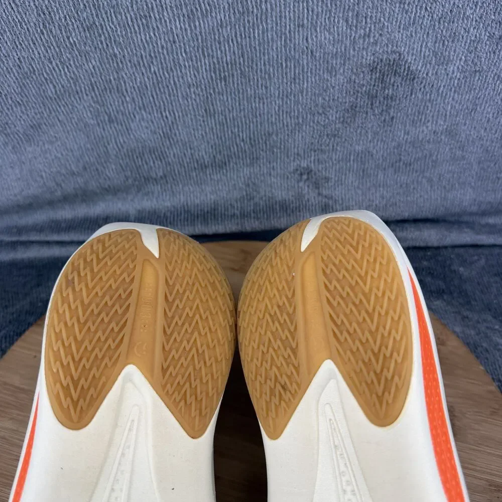 Nike Prototype Shoes Youth Size 7Y White Orange Basketball Sneakers HM0271-100